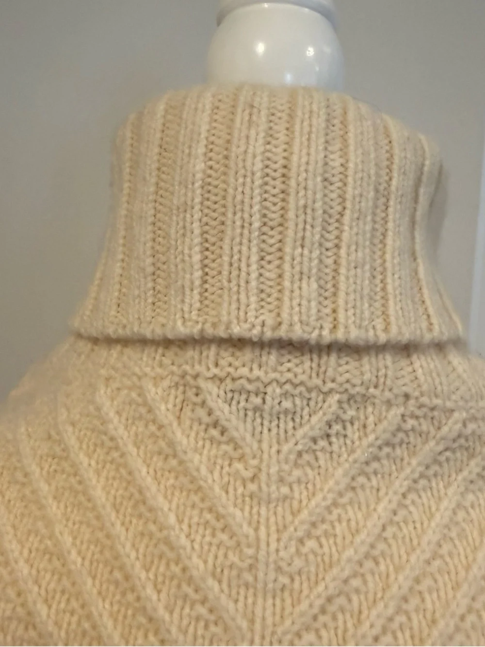 Irish Fisherman Knit Turtleneck Sweater - Cream - Picture 9 of 11
